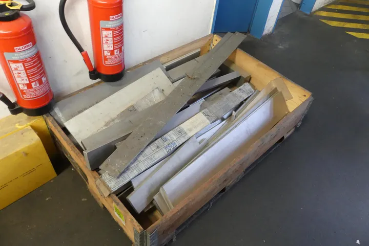 Konvolut Material, Rohmaterial Umfang: Palette mit Inhalt